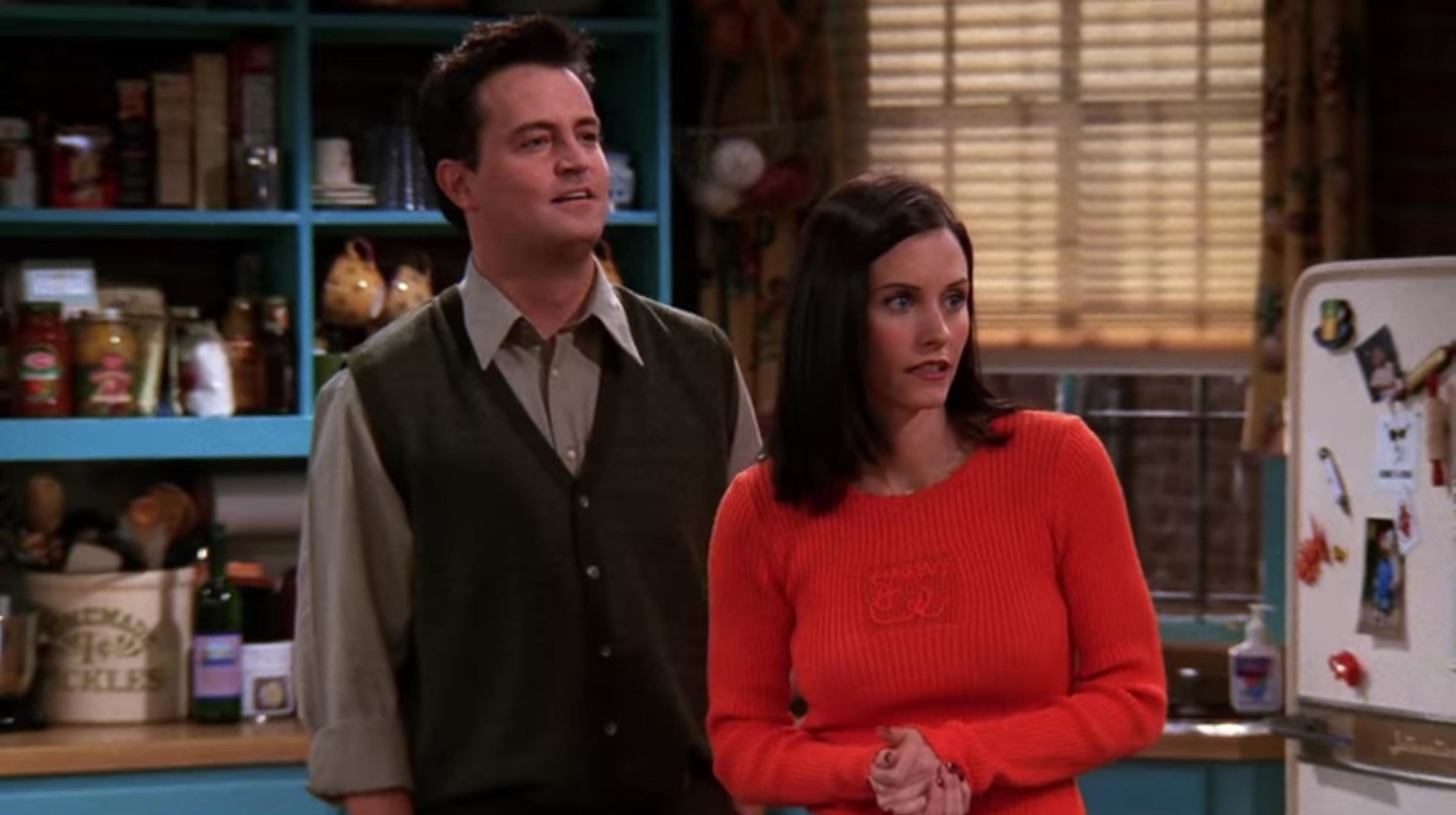 10 найцікавіших образів Меттью Перрі у культовому серіалі "Друзі"