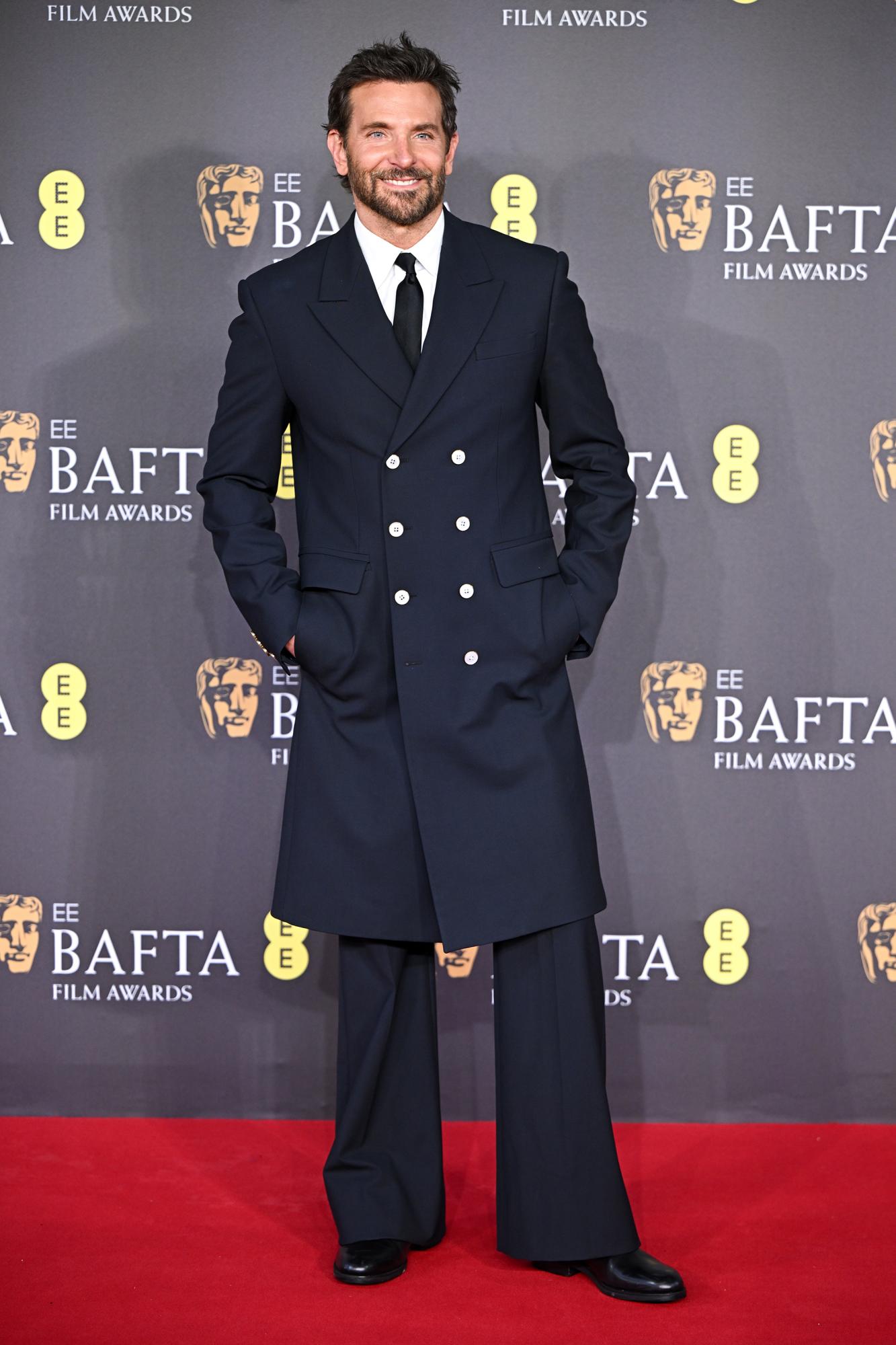 Лучшие образы звезд на красной дорожке BAFTA 2024 (фото)
