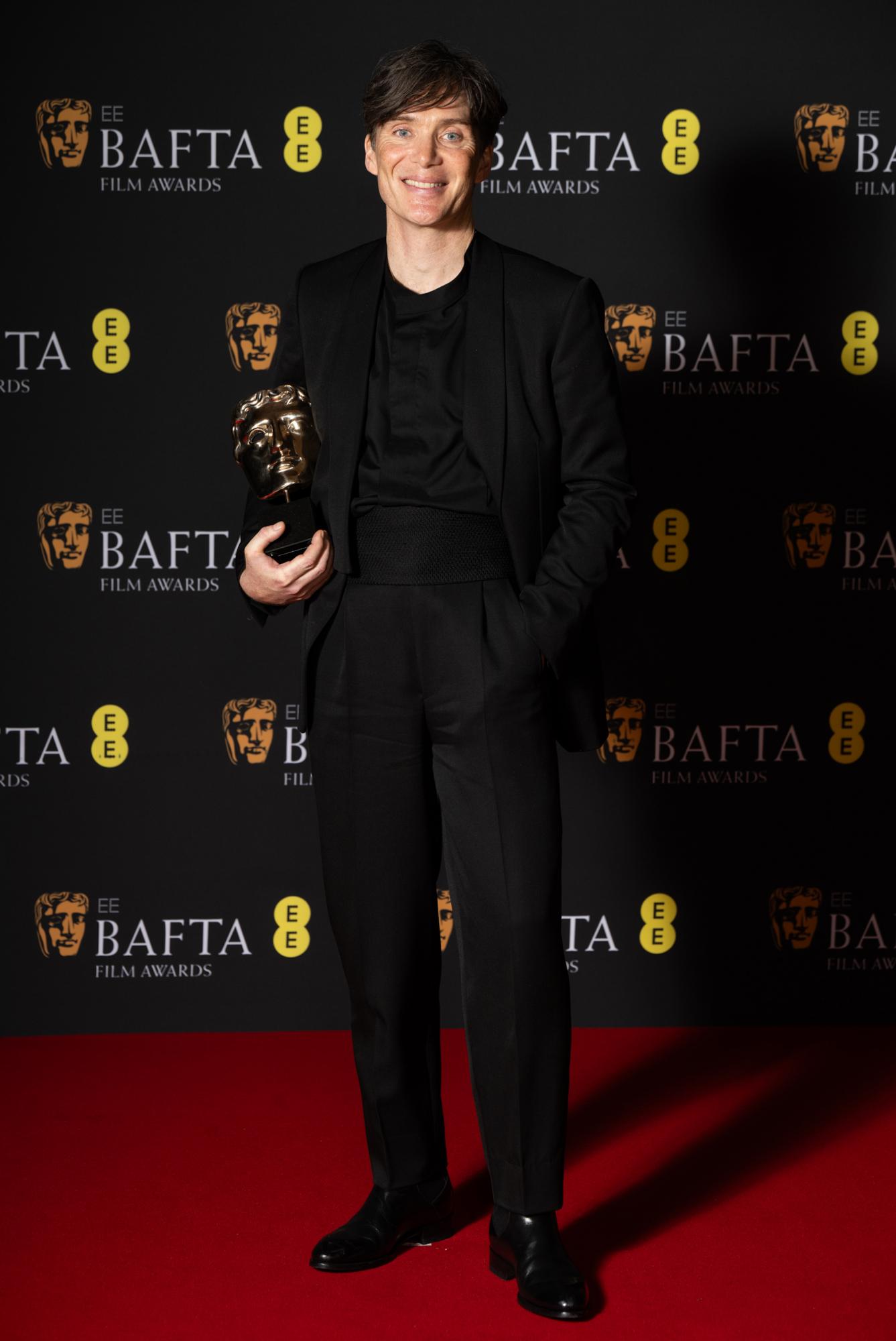 Лучшие образы звезд на красной дорожке BAFTA 2024 (фото)