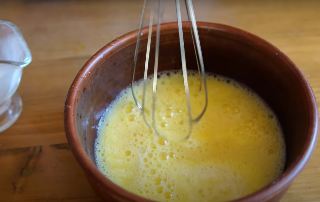 Бендерики з м’ясом: дуже апетитний рецепт українських млинців (фото і відео)