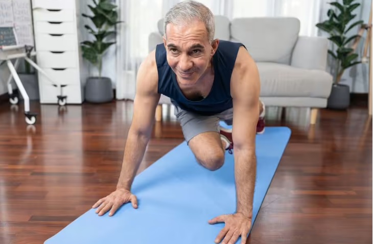 Це "швидке" тренування вдома за лічені тижні видалить жир на животі