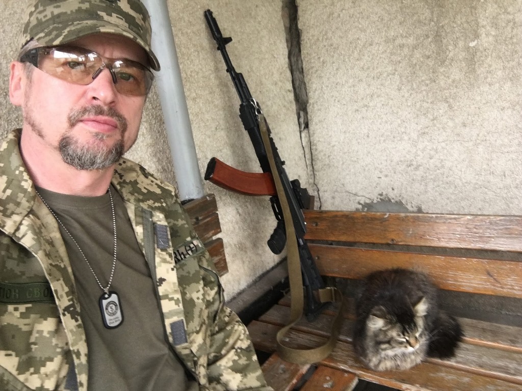 "О, Боже, ты его не забирай": Юркеш растрогал песней в День Героев