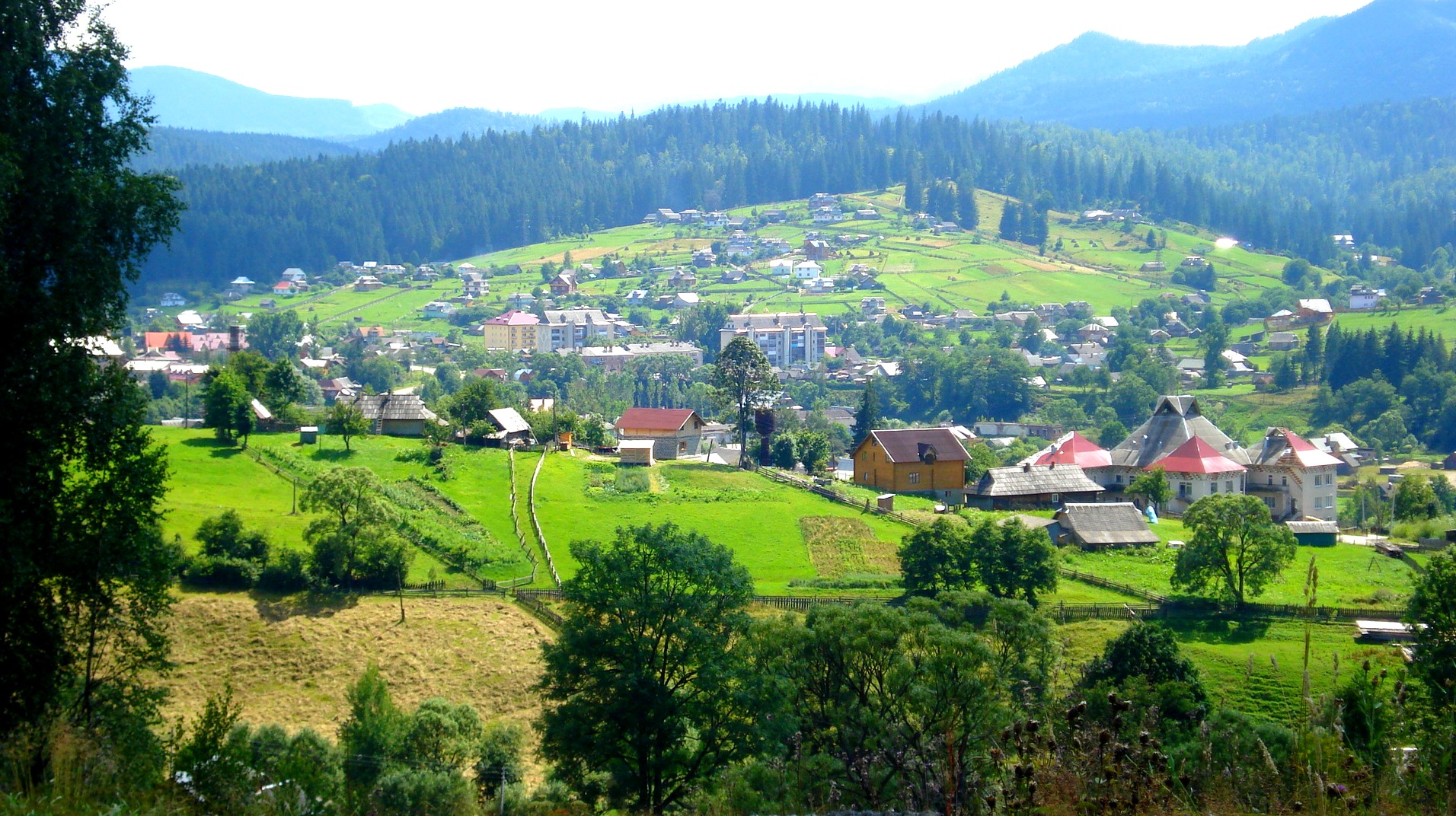 Не гірше, ніж в Буковелі. 8 мальовничих карпатських селищ для сімейного відпочинку