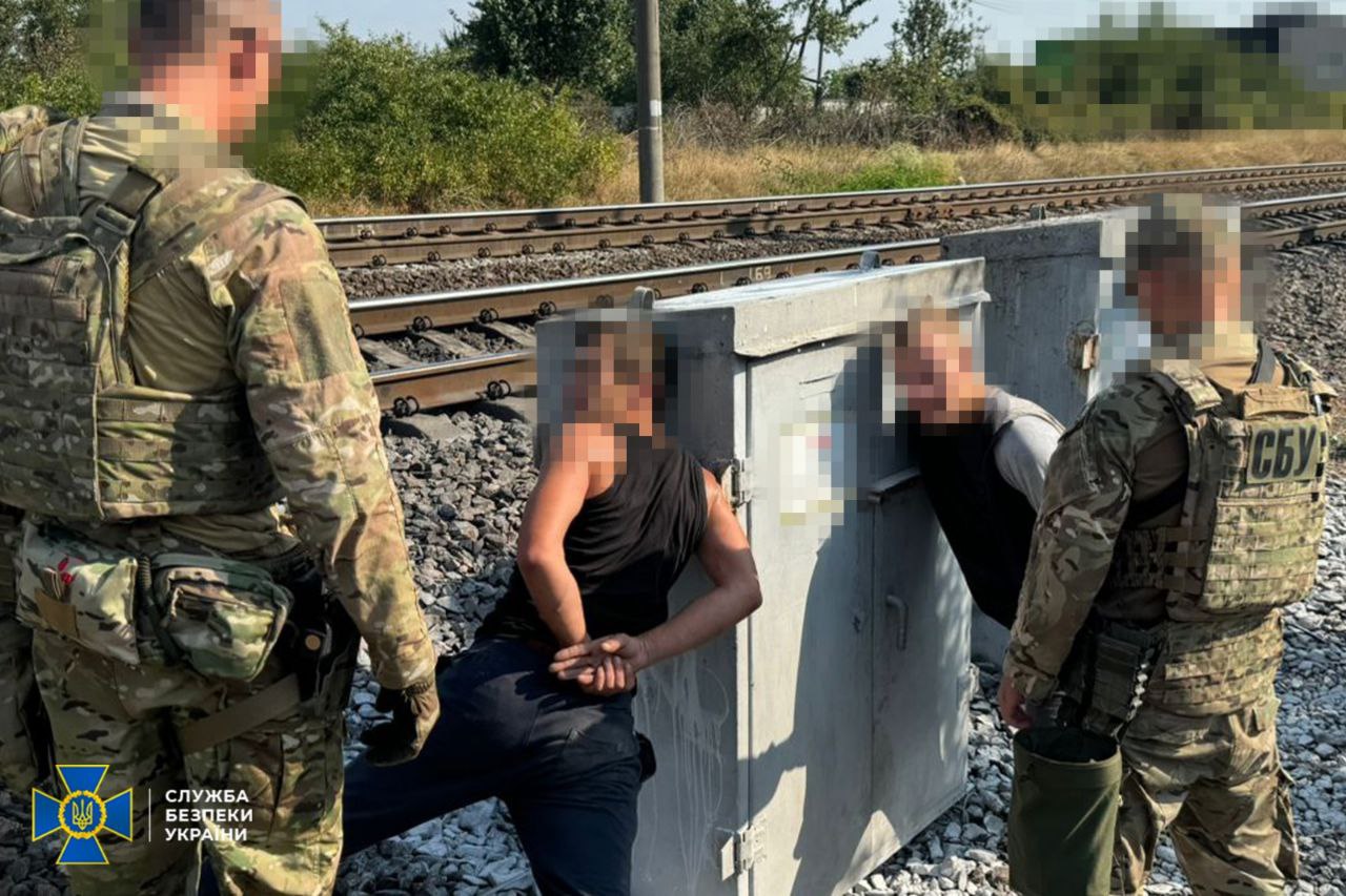 "Полювали" на будівлі ТЦК та нафтобази на Кіровоградщині: викрито агентів ФСБ