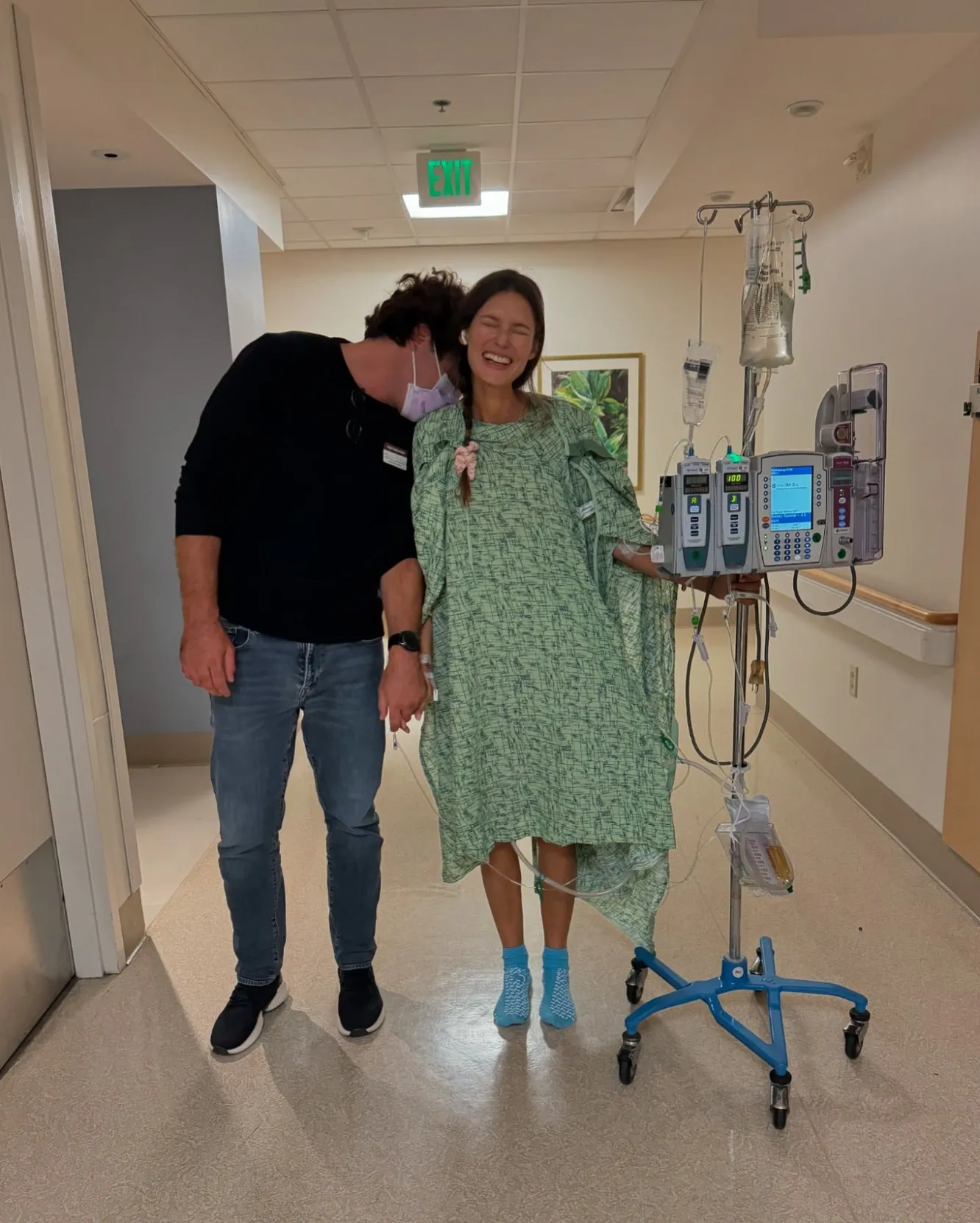 "На мене чекає довгий шлях". Відома топ-модель повідомила, що у неї рак