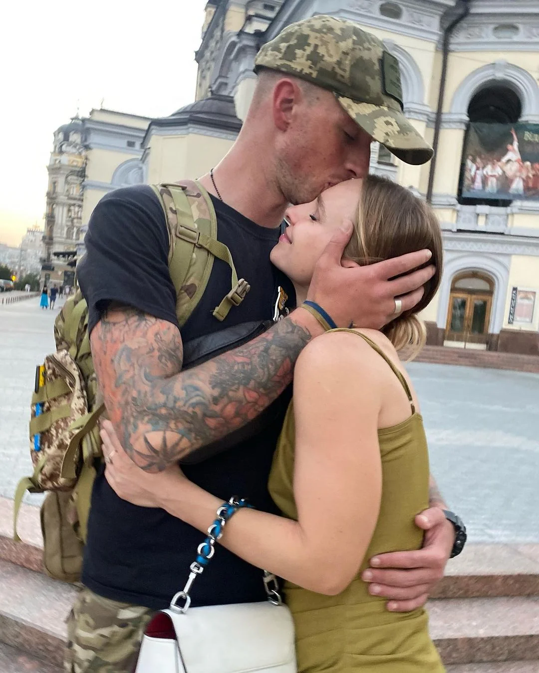 Чоловік-воїн учасниці дуету Анна-Марія потрапив у психлікарню: що відомо