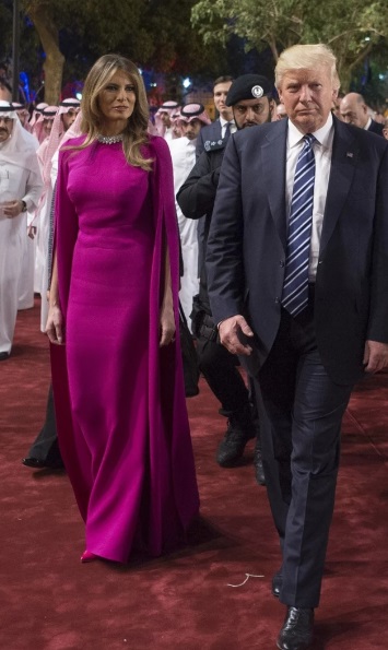 Икона стиля: как одевается Мелания Трамп