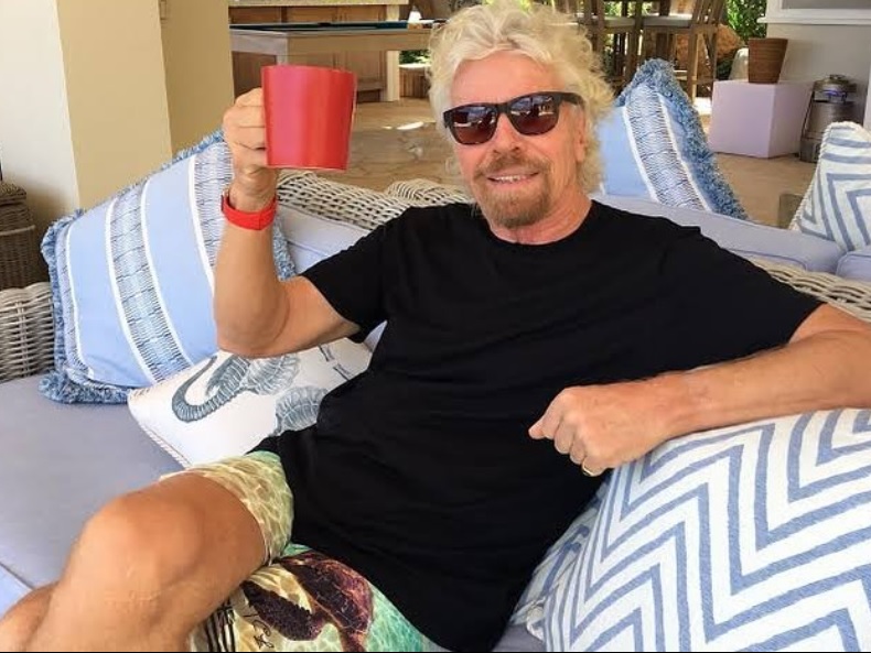 Миллиардер Ричард Брэнсон шикарно выглядит в 74 года благодаря одному завтраку