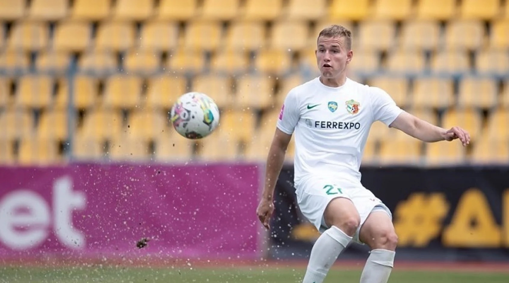 Топ-20 переходів в українському футболі: підсумки зимового трансферного вікна-2025