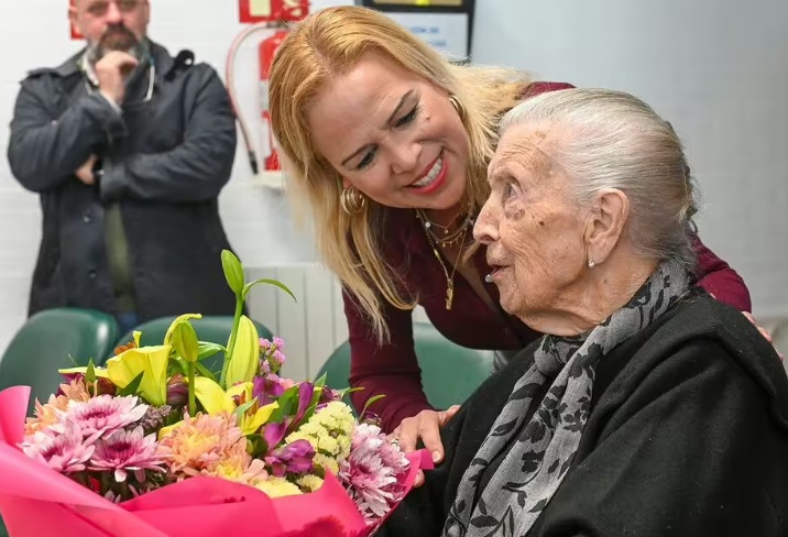 107-летняя долгожительница празднует день рождения: у своих детей она всегда просит три продукта