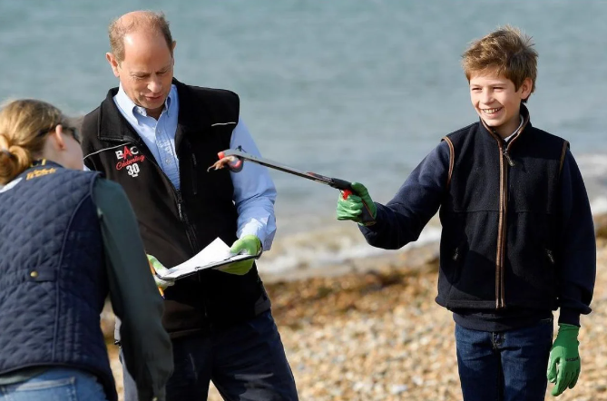 Діти, онуки та правнуки Єлизавети ІІ: хто вони - найрідніші люди королеви