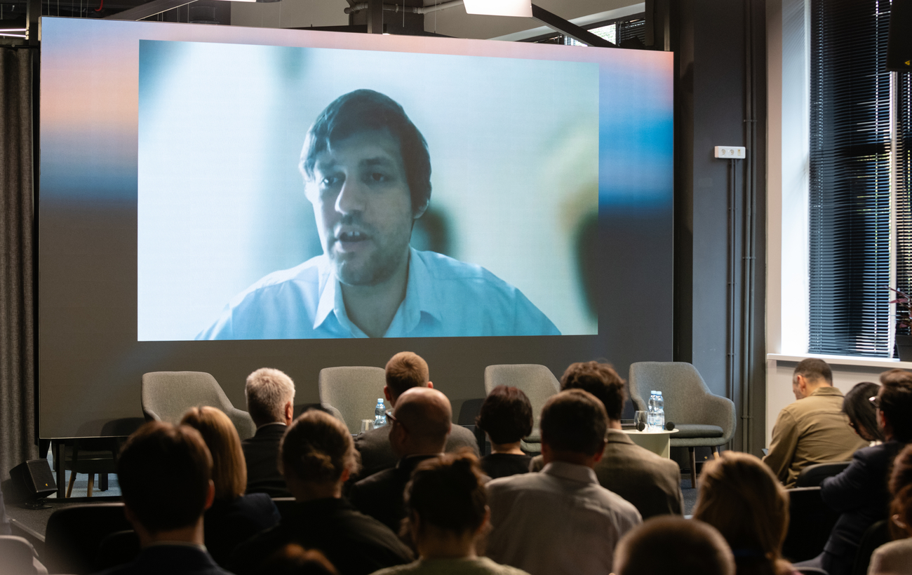 Гроші з сонця та вітру: що заважає Україні залучати інвестиції у зелену енергетику