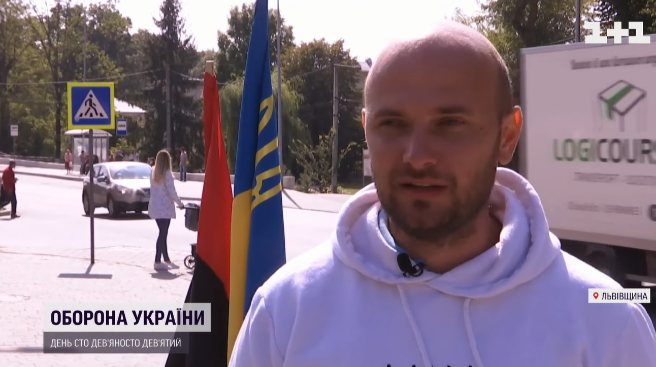 8-летний украинец пением менее чем за месяц собрал полмиллиона гривен для ВСУ