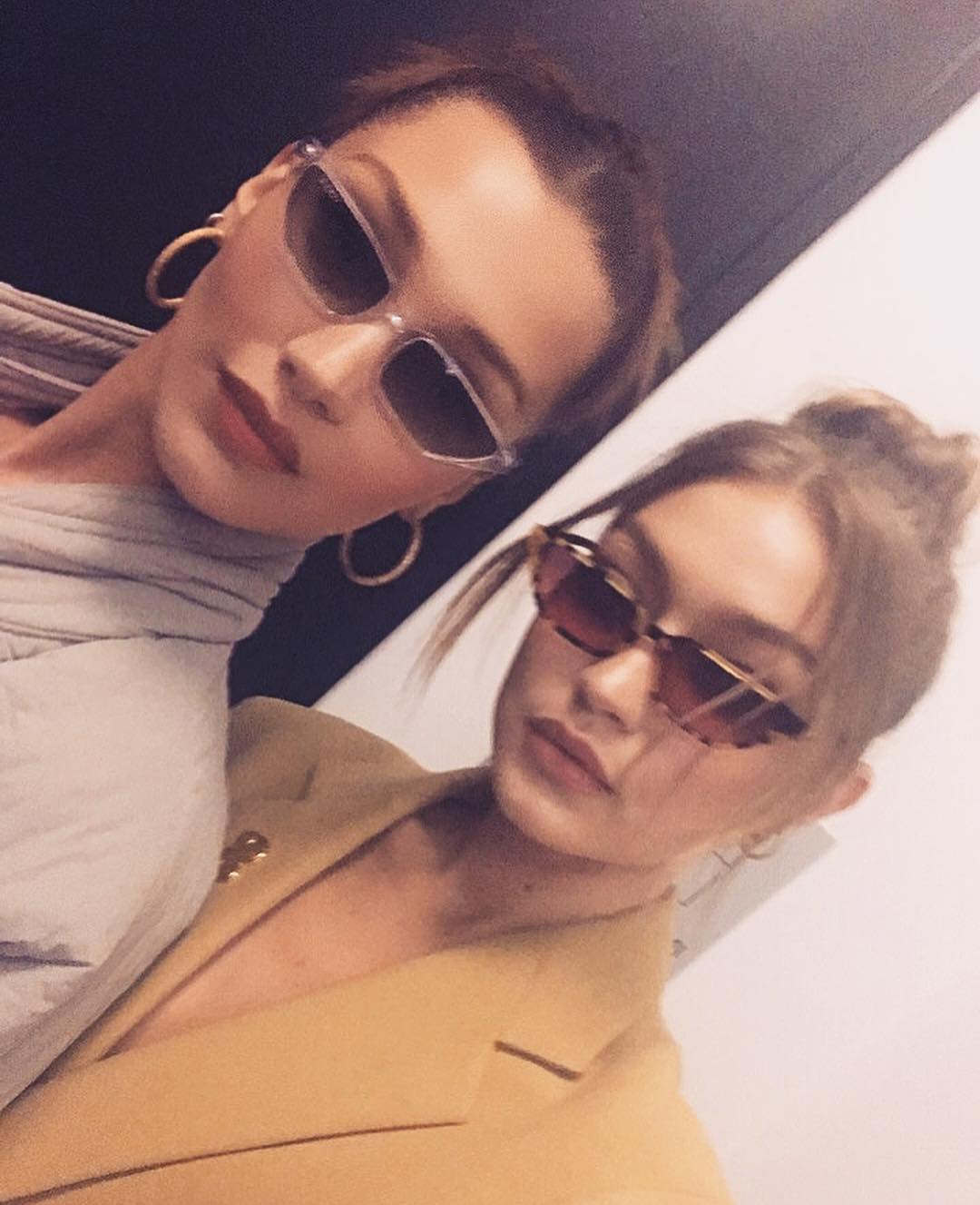 У Белли та Джіджі Хадід з'явилася зведена сестра: хто вона і як виглядає (фото)