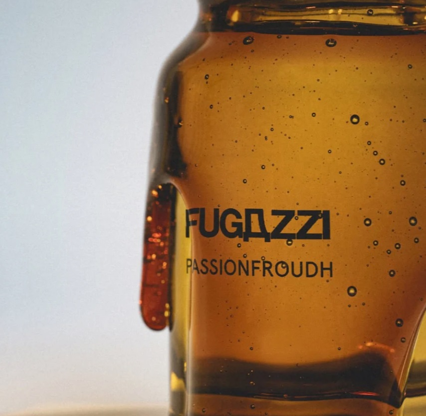 Парфуми літа 2025: 7 найкращих ароматів для відпустки