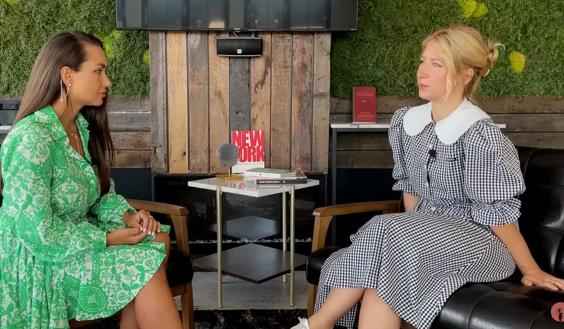 "Я боялась возвращаться домой: дочь Егоровой со слезами на глазах рассказала, как мама била ее в детстве