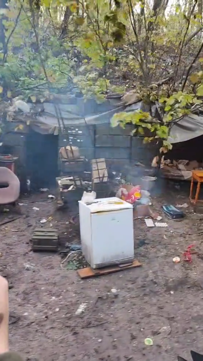 "Так жила армия бомжей": ВСУ показали заброшенные позиции оккупантов в Харьковской области