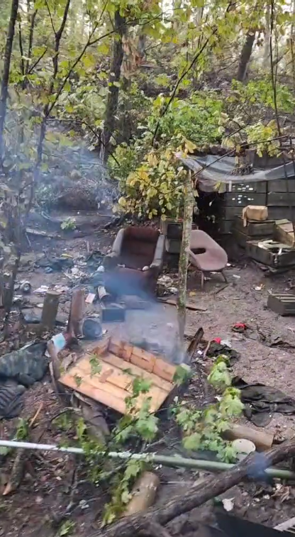 "Так жила армия бомжей": ВСУ показали заброшенные позиции оккупантов в Харьковской области