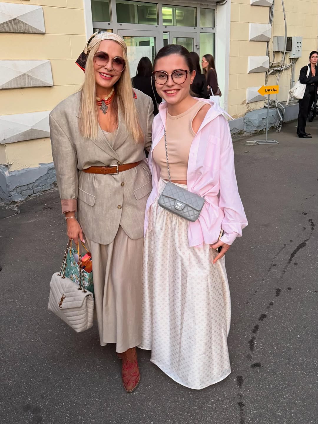 Ольга Сумская с младшей дочерью покорили осенними образами (фото)