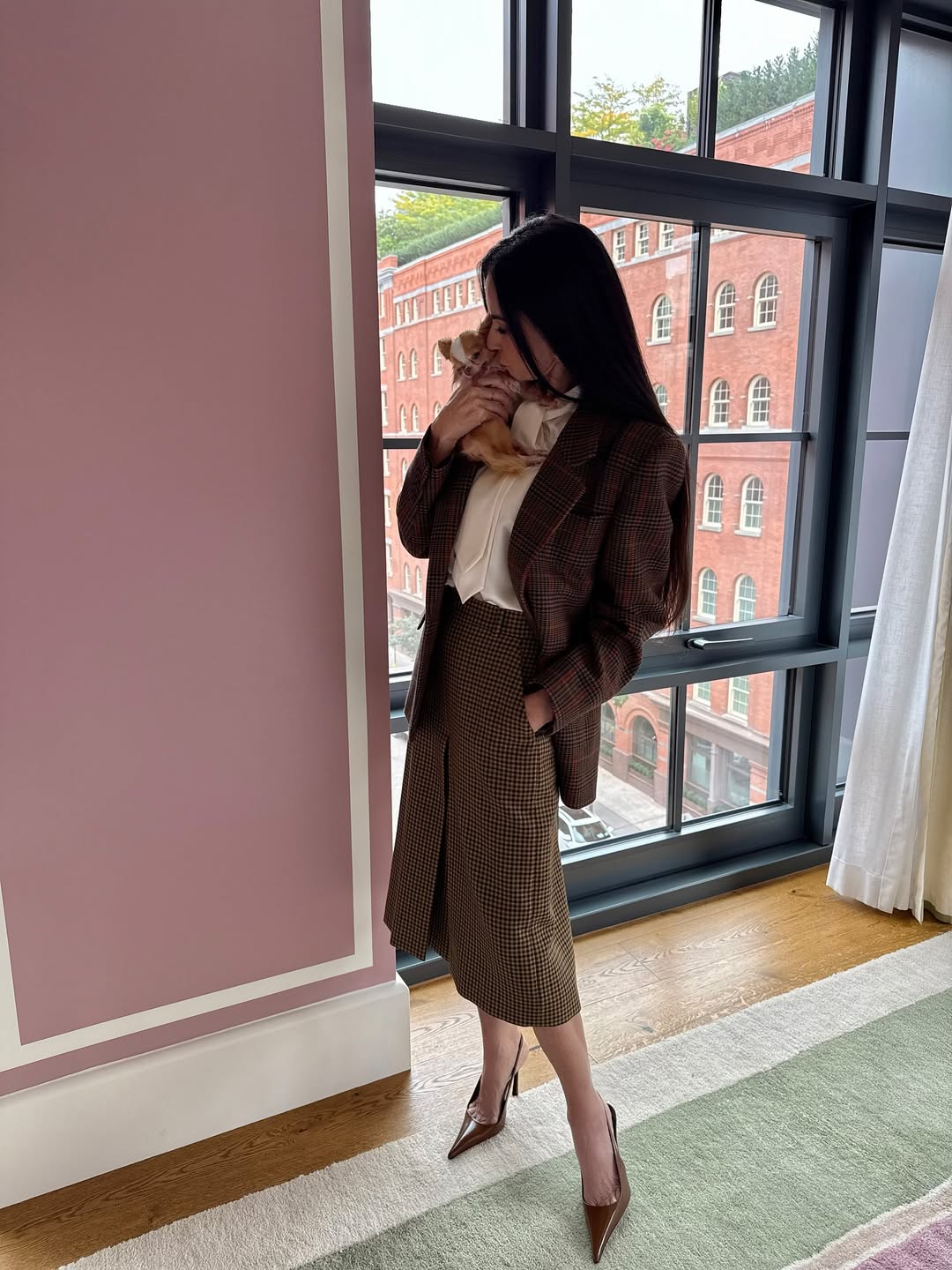 Як носити одяг в клітинку восени: модний приклад від Демі Мур (фото)