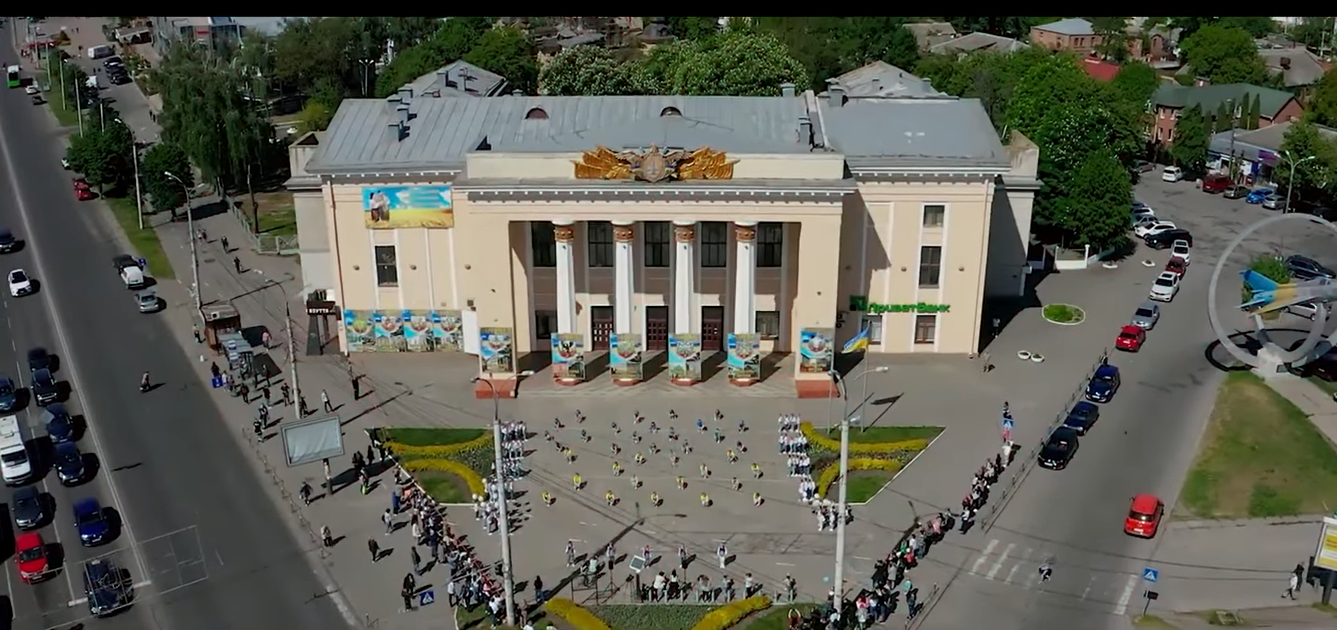 "Хотіли знищити те, що не вмирає": як зараз виглядає розбитий окупантами Будинок офіцерів у Вінниці