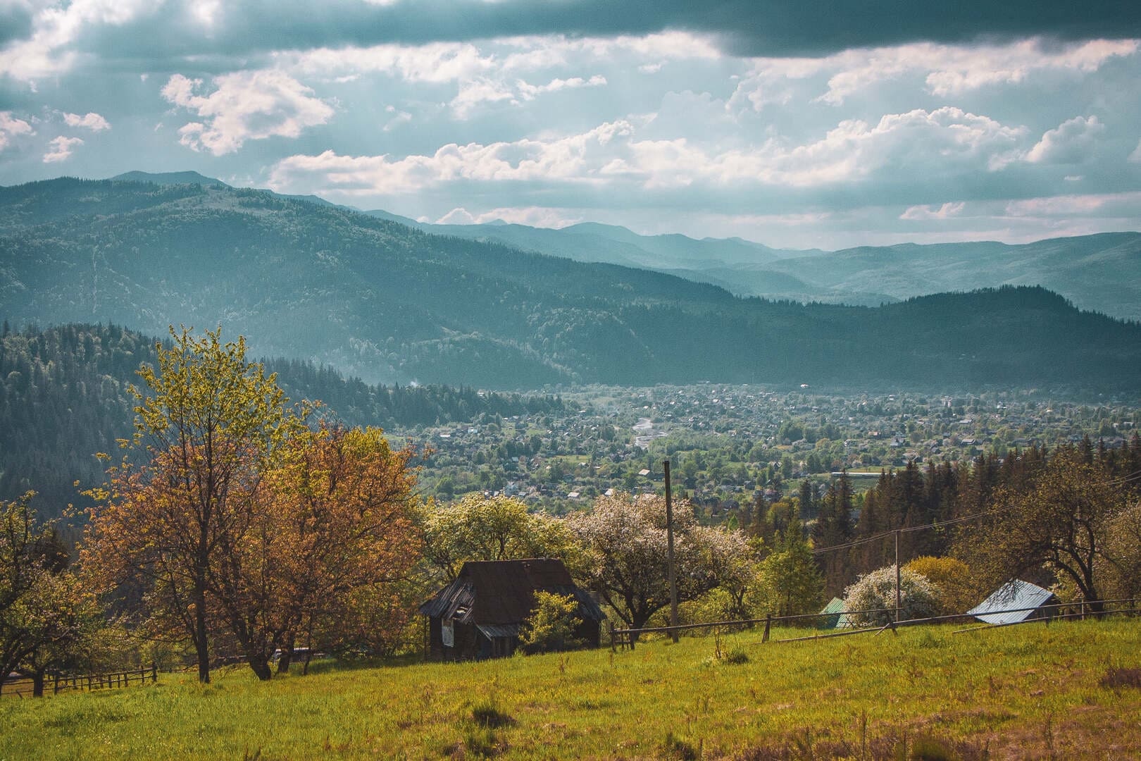 Не гірше, ніж в Буковелі. 8 мальовничих карпатських селищ для сімейного відпочинку