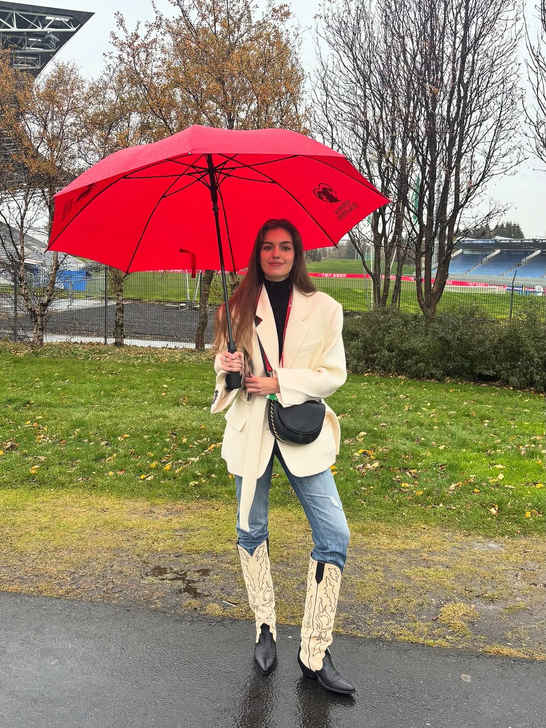 4 модні образи від колишньої Комарова, які легко повторити: з ковбойками та денімом (фото)