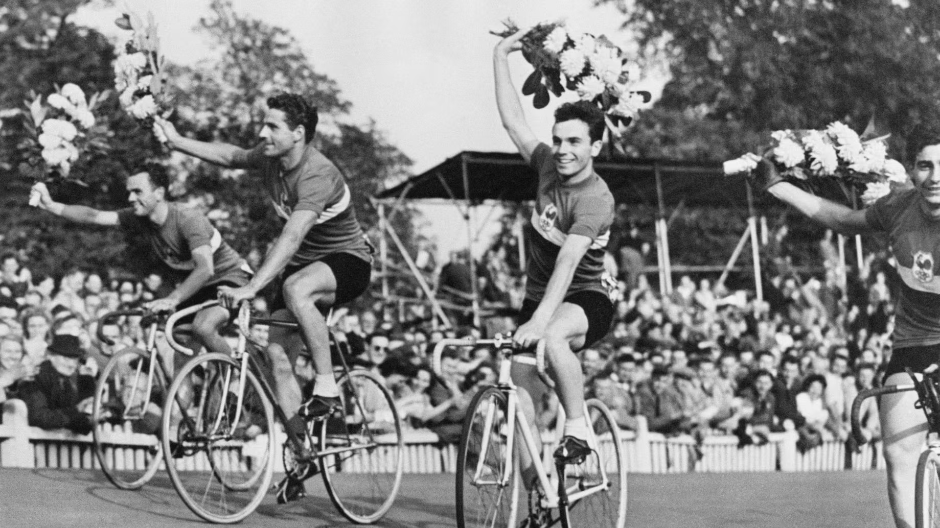 Помер найстарший у світі олімпійський чемпіон: легенда велоспорту ще ніс вогонь на Іграх-2024