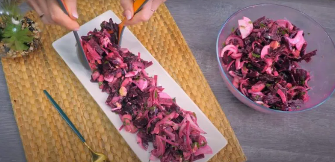 Цей салат складе вагому конкуренцію "шубі": простий рецепт за дві хвилини