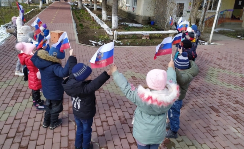 Методы НКВД и павлики морозовы: в России "промывают" мозги детям в садиках