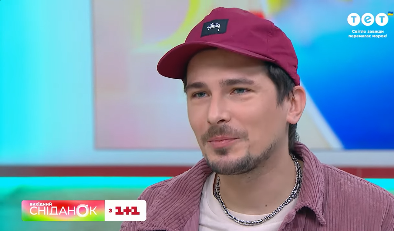 "Мені цього вистачає": Позитив вперше показав свій двоповерховий будинок, де два роки триває ремонт