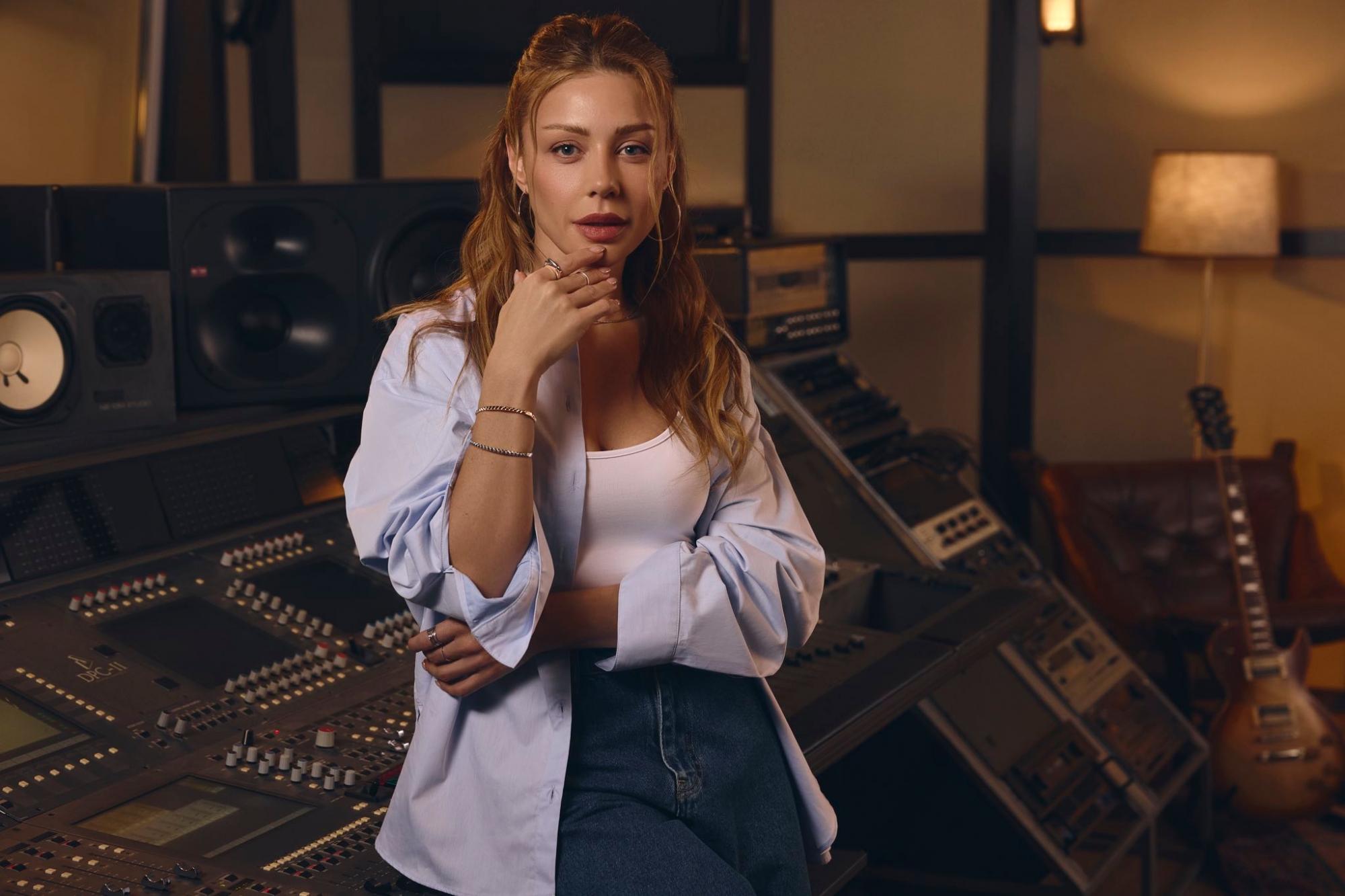 Жадан заступився за Кароль і розкрив усю правду про її скандальну пісню