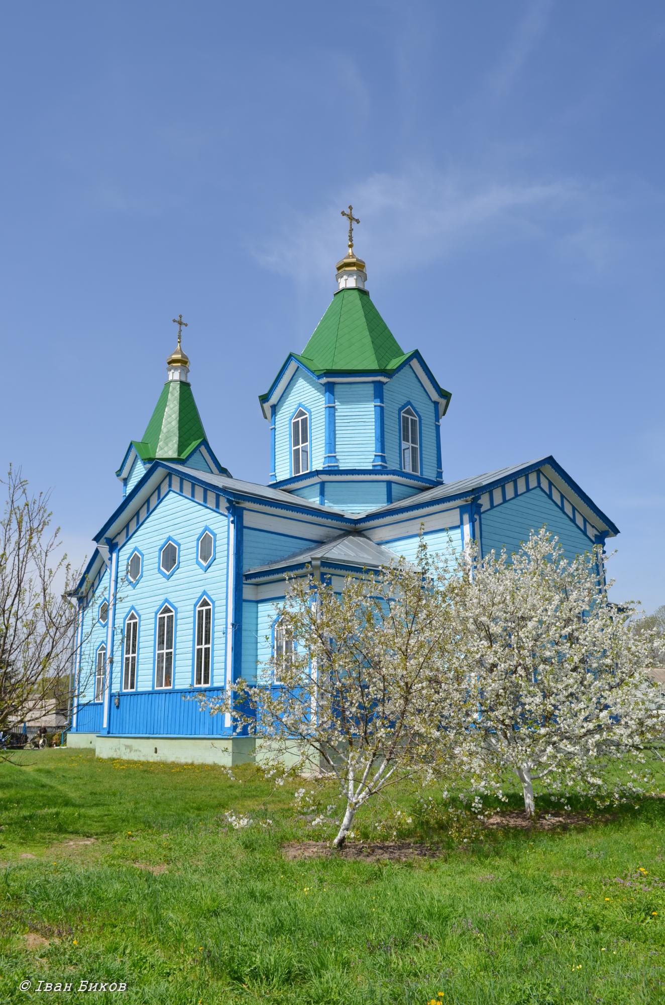 Сгорела от удара артиллерии. Оккупанты уничтожили на Киевщине еще одну церковь 19 века