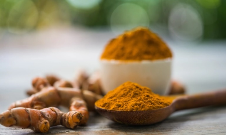 Красное вино, яйца и медитация. Привычки для здоровья и молодости, о которых вы не знали