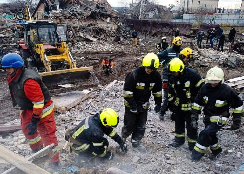 Ракетний удар по Києву: з'явилися нові фото руйнувань