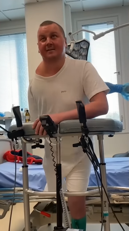 "Боялись, что рассыплется": врачи спасли бойца ВСУ с ожогами, для которых нет классификации