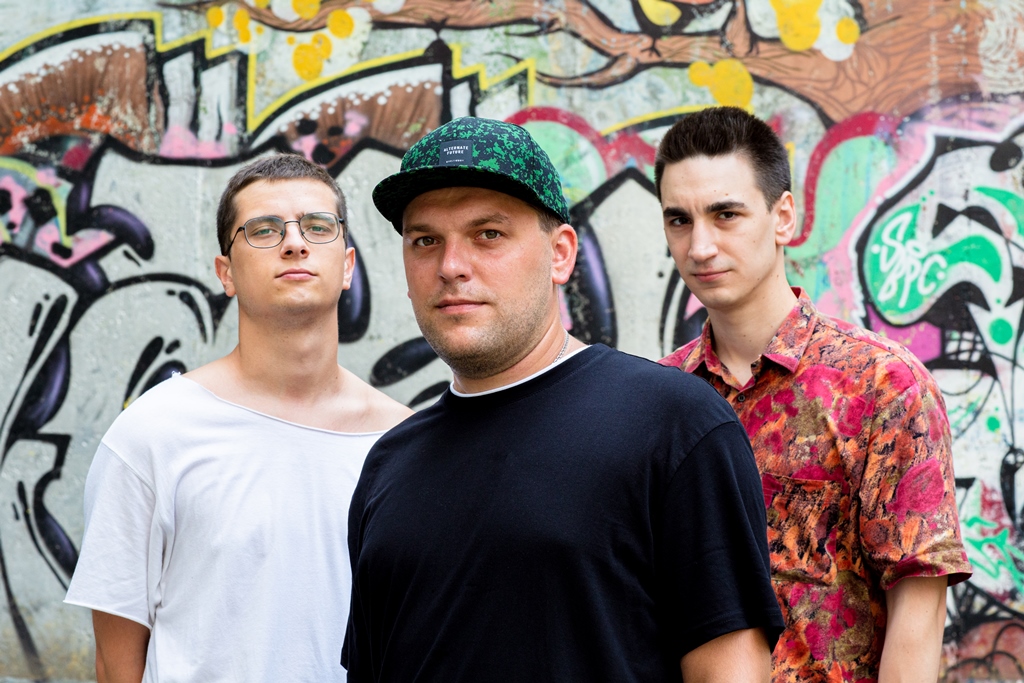 "Шок і сенсація": квіткіс випустили альбом-"окрасу сезону"