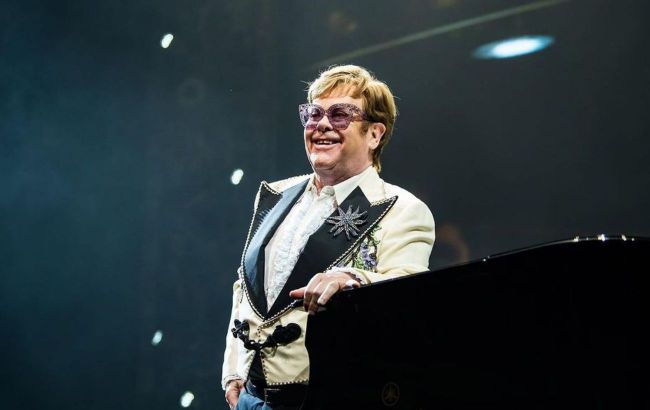Элтон Джон частично потерял зрение и растрогал обращением к поклонникам