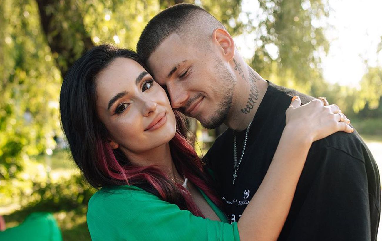 "Саша прийняв це рішення". Трінчер розлучається з Волошиним через рік після весілля (відео)