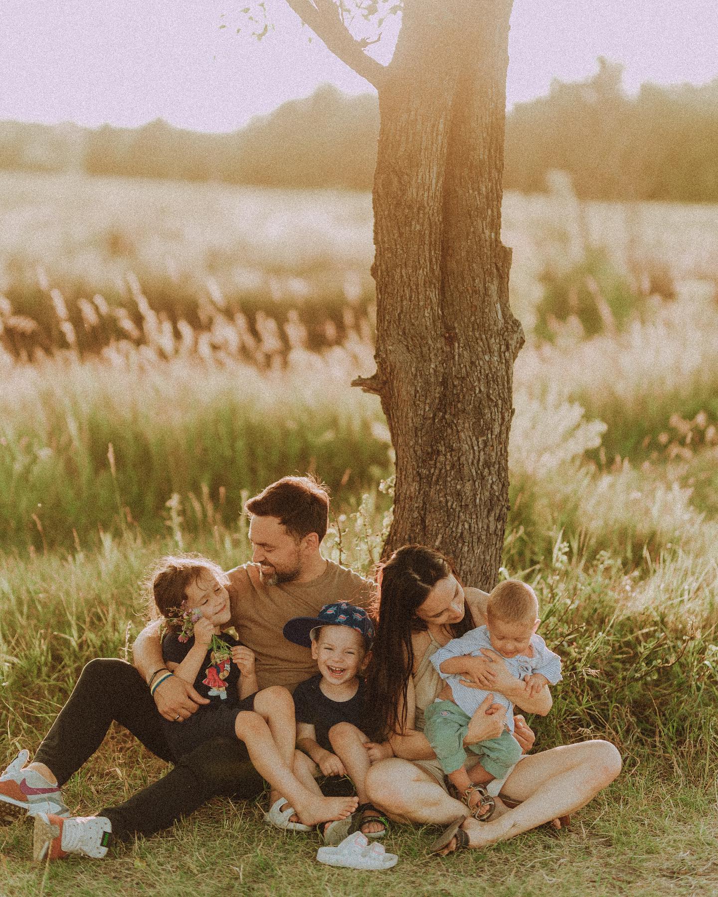 Родина Мірошниченків почала процес усиновлення другої дитини: "Стояли у черзі"