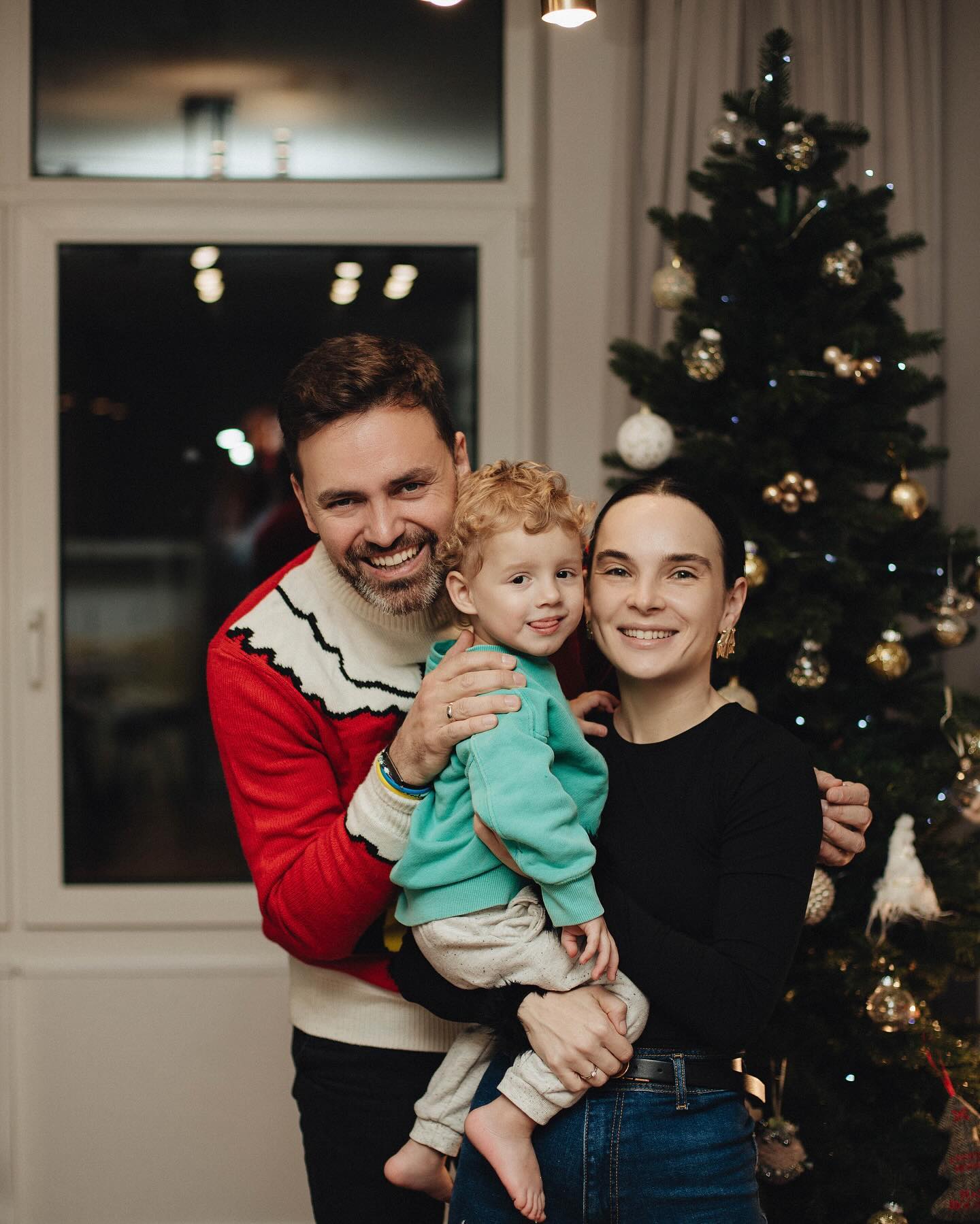 Дружина Тімура Мірошниченка розчулила мережу фото з названим сином та зворушливим дописом