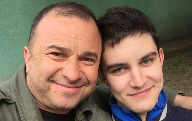 "Він мив і носив його на собі": дружина Павліка розгромила хейтерів через покійного сина співака