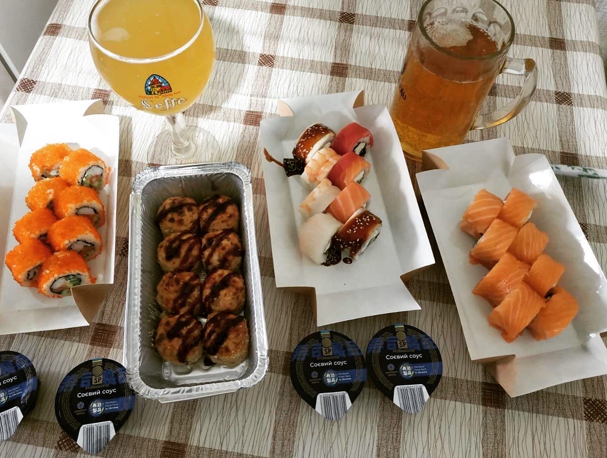 Шеф-кухар чесно розповів, як вибрати смачні суші і не попастися на хитрощі ресторанів