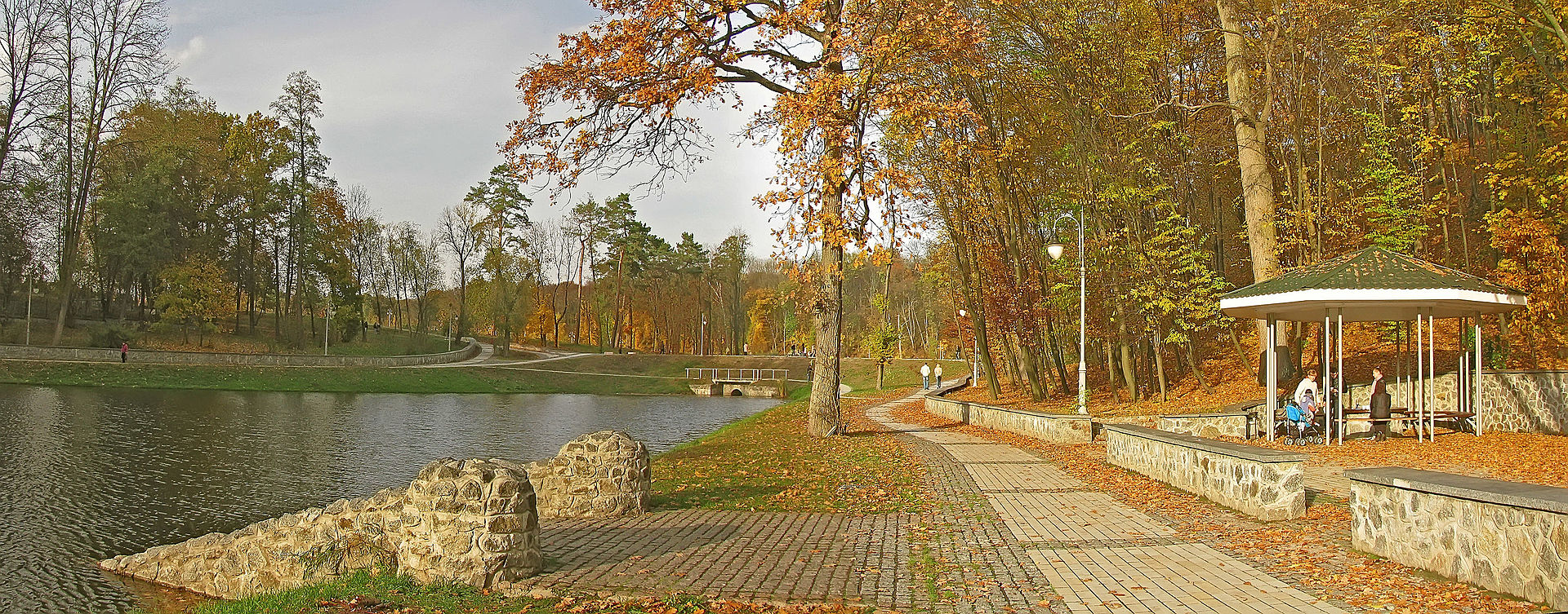 Осенние прогулки: 5 очень разных парков Киева на любой вкус