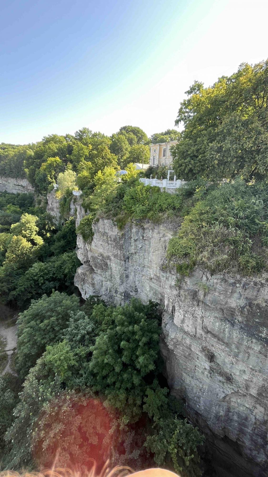 Олександр Педан радить маршрут вихідного дня. І це - Мекка скелелазіння в Україні