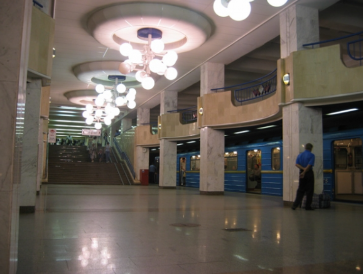Ці станції метро у Києві з'явилися при Омельченку: ось так вони виглядають сьогодні (фото)