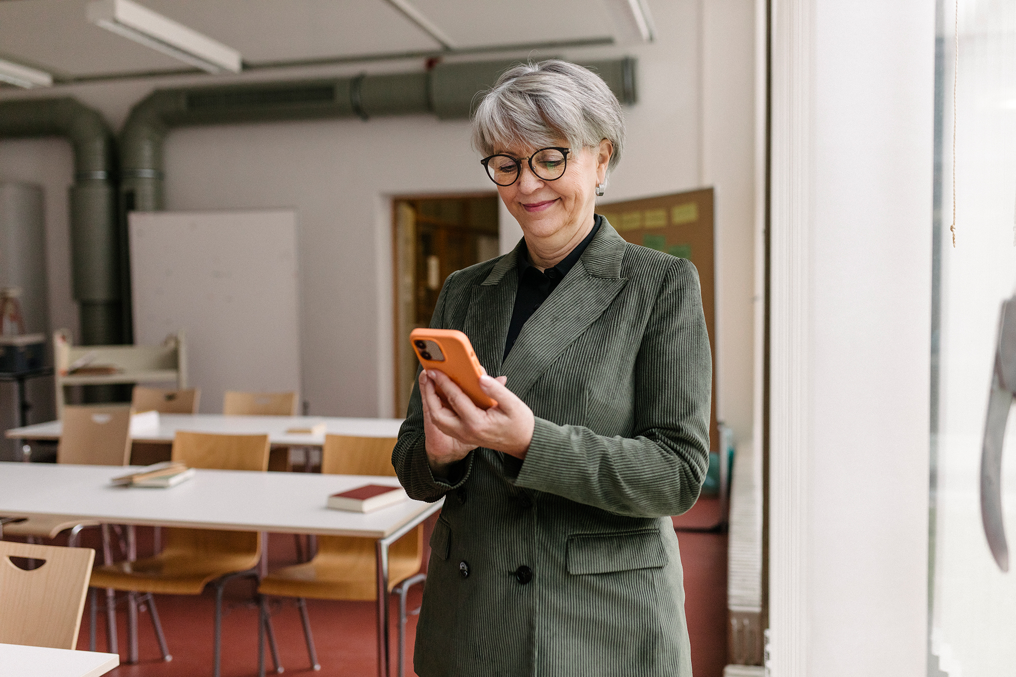 Яка зарплата вчителя в Україні й у Польщі, Німеччині, Японії та інших країнах