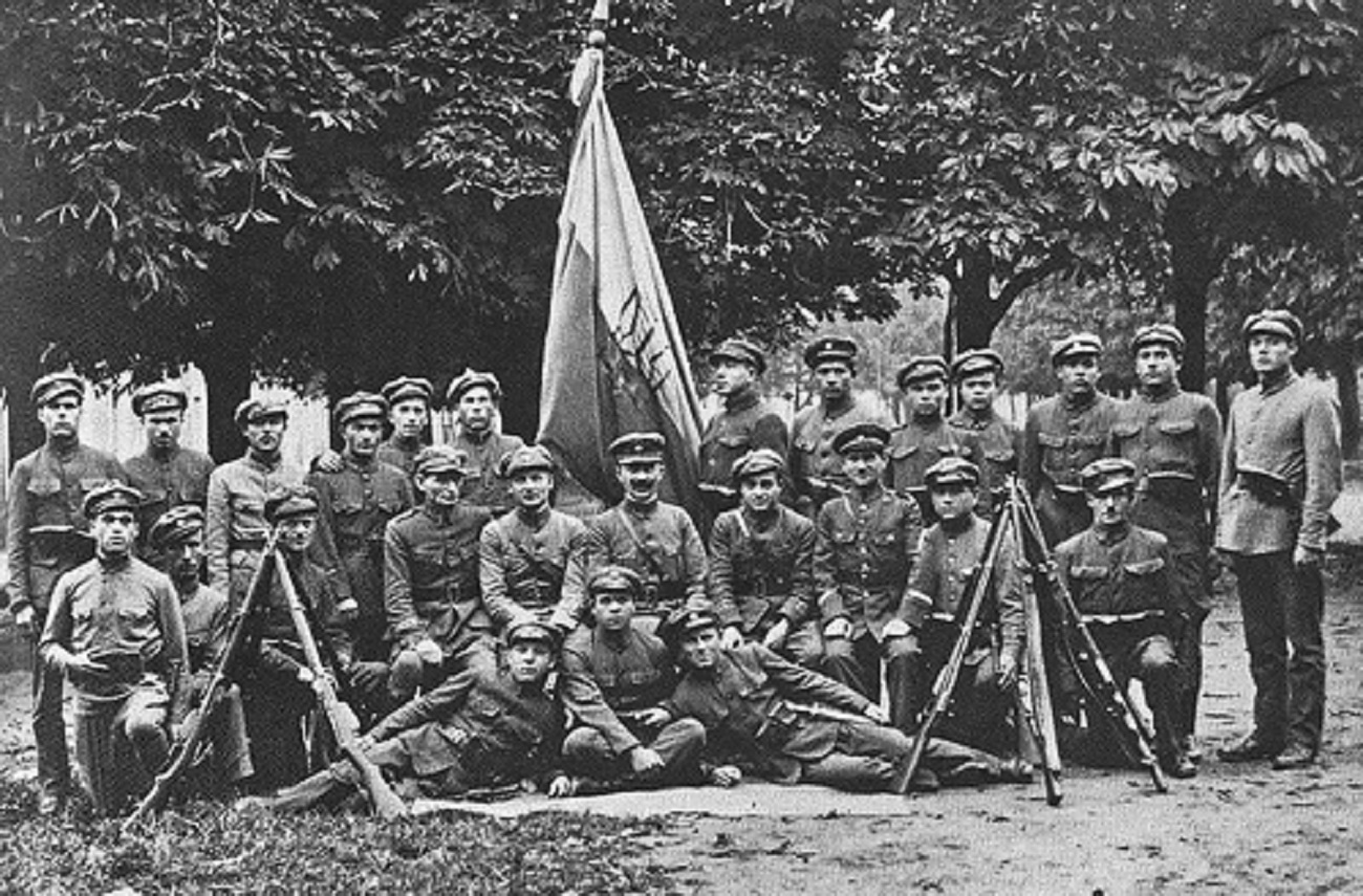 День прапора. Як синьо-жовтий стяг в Україні став символом боротьби за волю