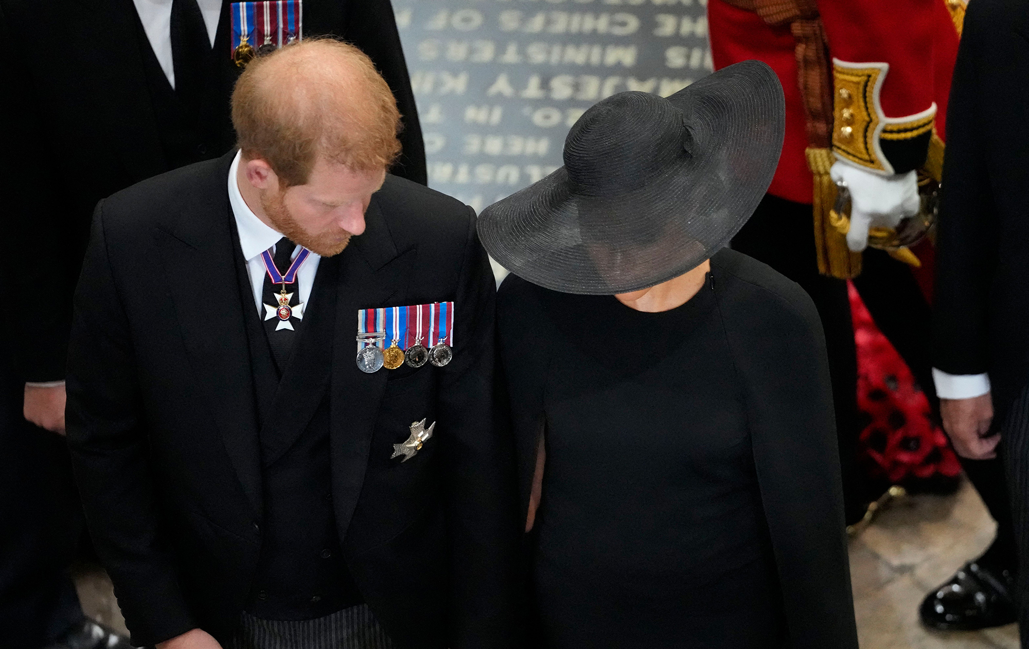 Меган Маркл розплакалася на похороні королеви Єлизавети II