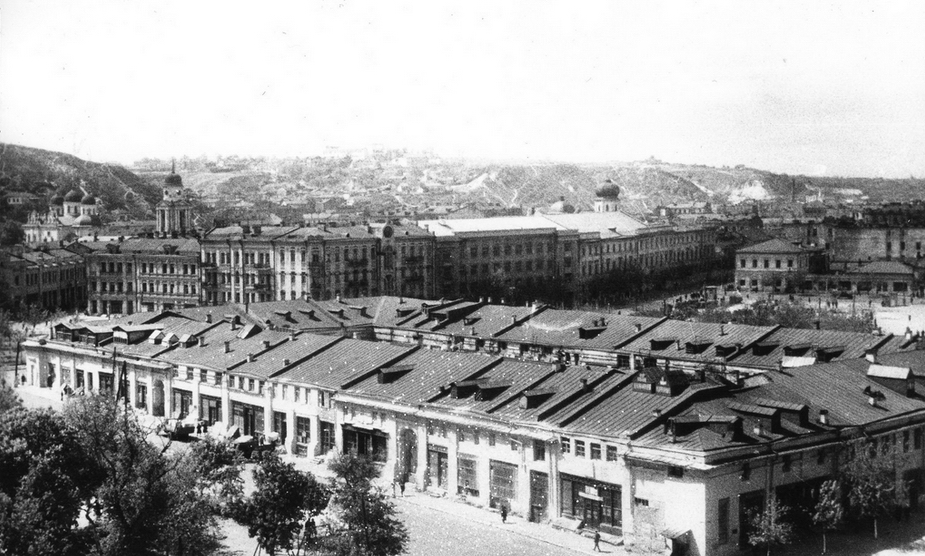 Чому не реставрують Гостинний двір на Подолі в Києві: відповідь експерта